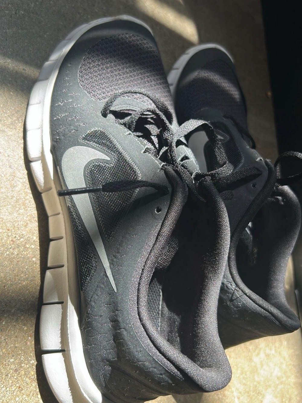 Nike Black & White Lightweight Training Sneakers